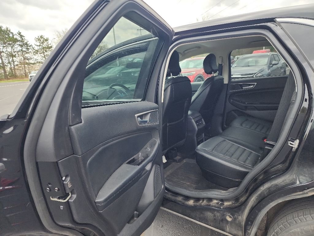 Certified 2017 Ford Edge SEL w/ Equipment Group 201A AWD/4WD image 12