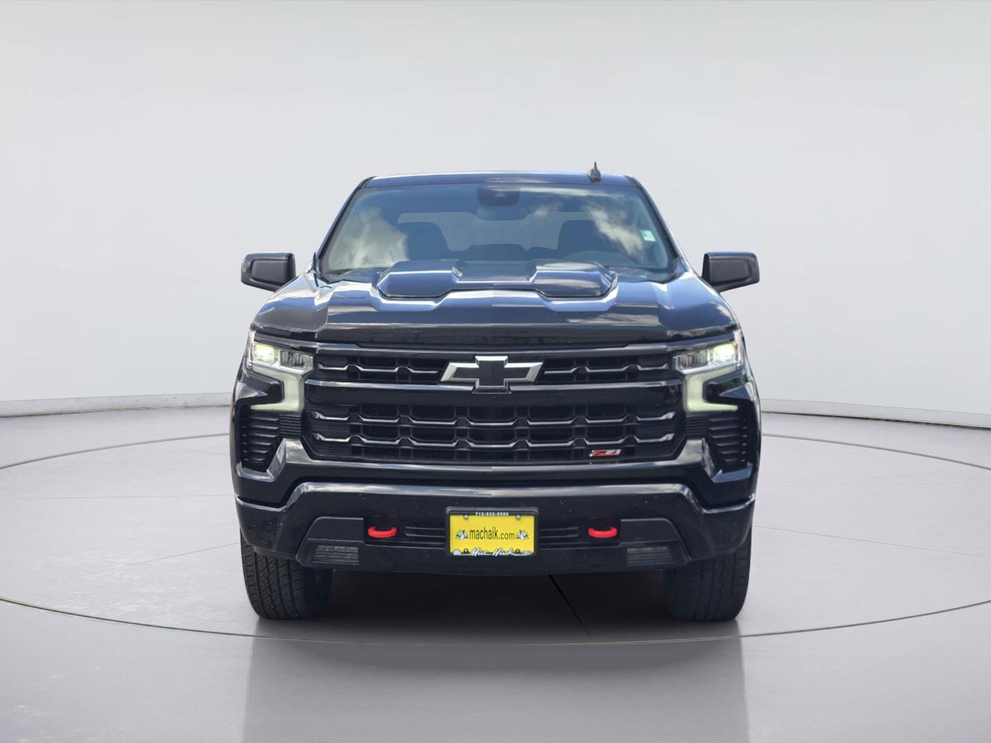 Used 2024 Chevrolet Silverado 1500 LT Trail Boss w/ Convenience Package II AWD/4WD image 2