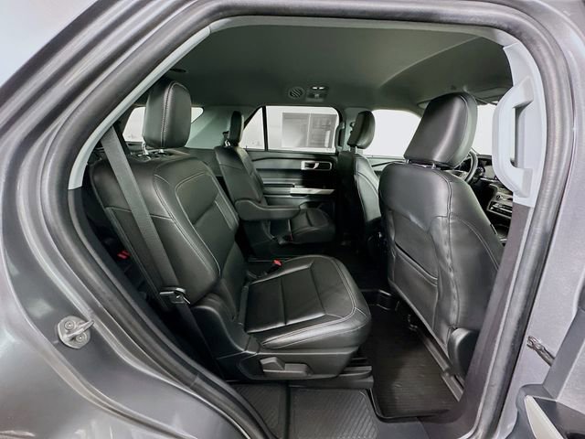 Certified 2022 Ford Explorer XLT w/ Equipment Group 202A image 34