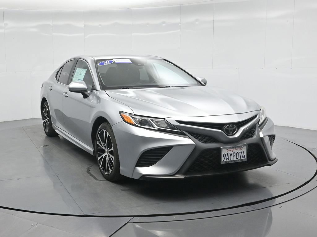 Used 2020 Toyota Camry SE image 8