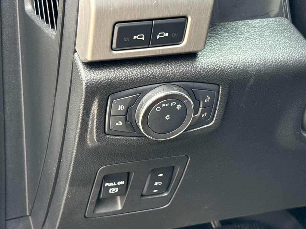 Certified 2019 Ford F150 Platinum w/ Equipment Group 701A Luxury AWD/4WD image 15