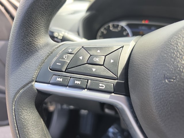 Used 2025 Nissan Altima 2.5 SV FWD image 21