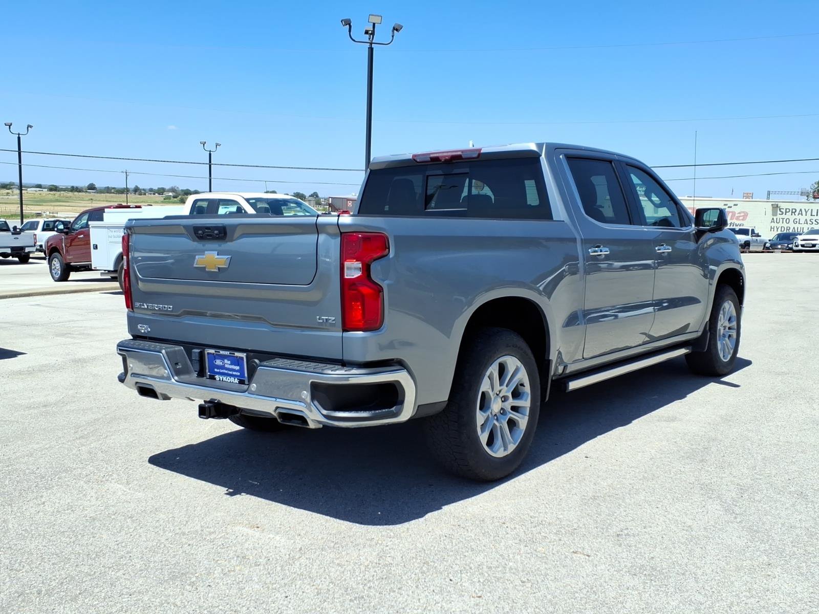 Used 2024 Chevrolet Silverado 1500 LTZ AWD/4WD image 5