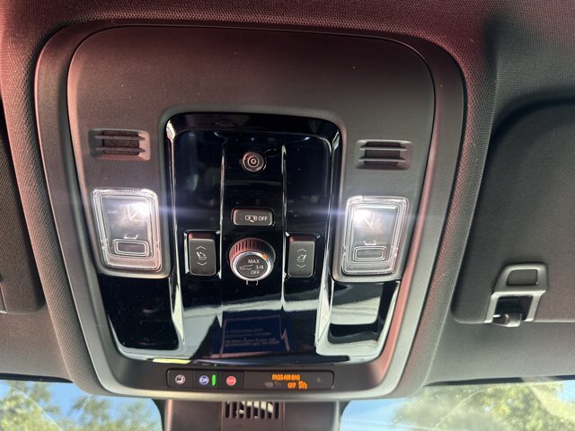 Used 2026 Chevrolet Tahoe Z71 w/ Comfort Package AWD/4WD image 28