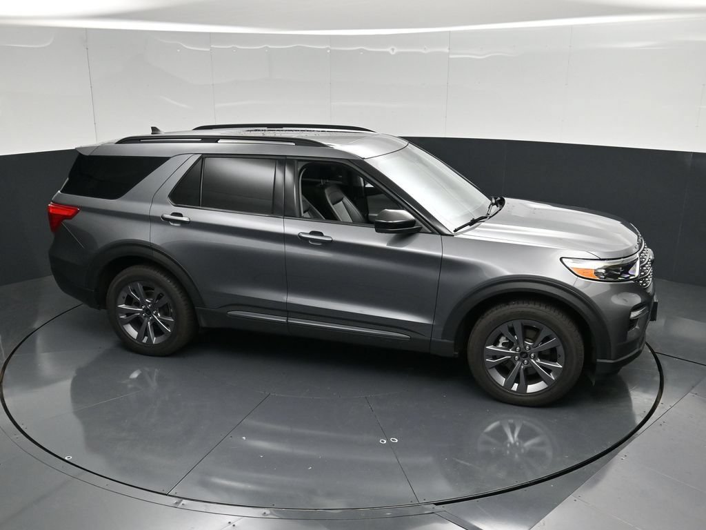 Certified 2022 Ford Explorer XLT w/ Equipment Group 202A AWD/4WD image 49