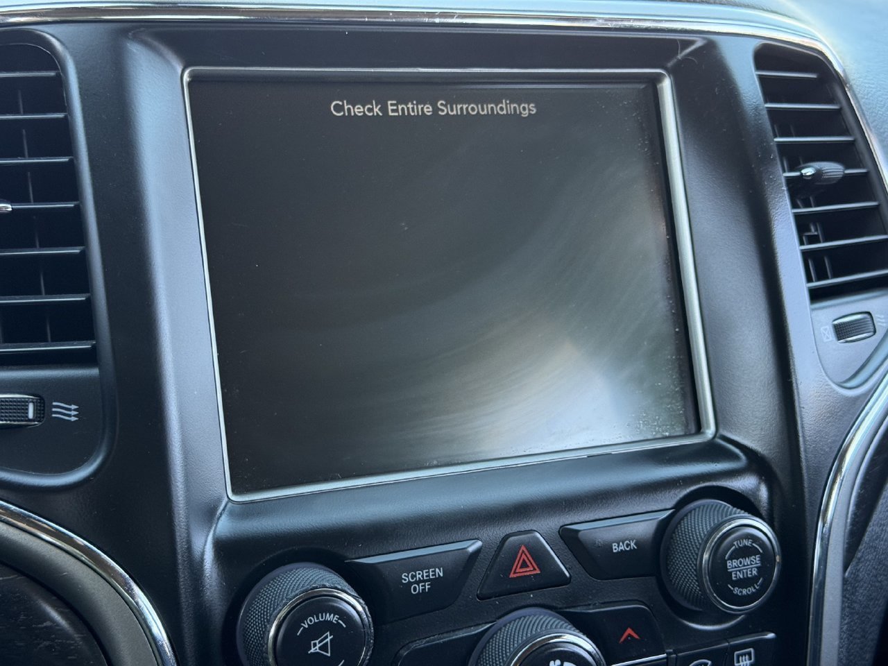 Used 2017 Jeep Grand Cherokee Altitude RWD image 18