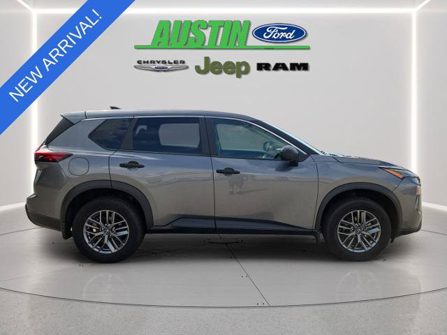 Used 2024 Nissan Rogue S AWD/4WD image 6