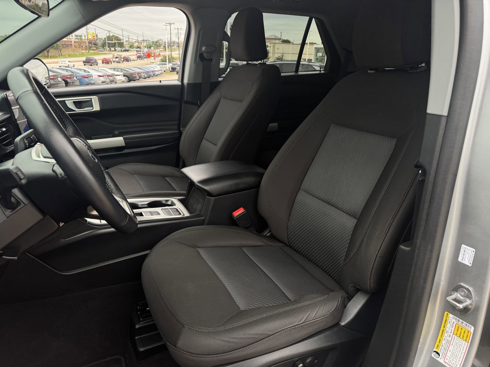 Certified 2023 Ford Explorer XLT RWD image 24