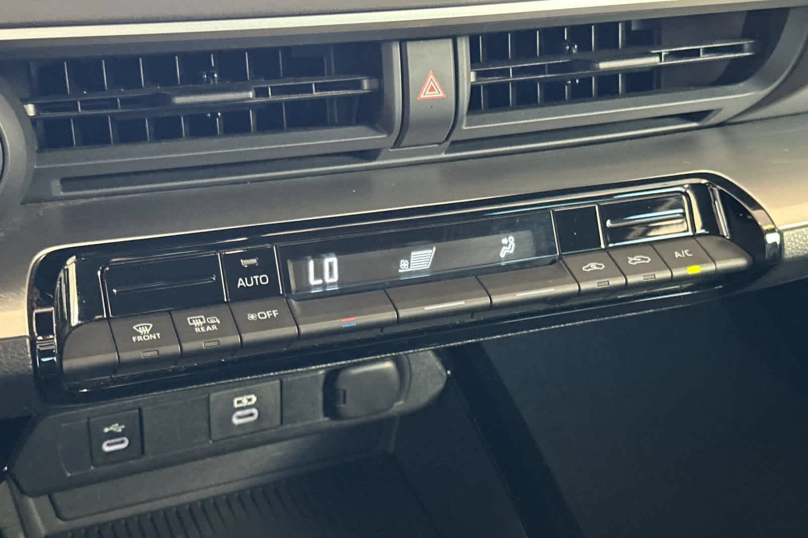 Used 2023 Toyota Prius LE FWD image 21