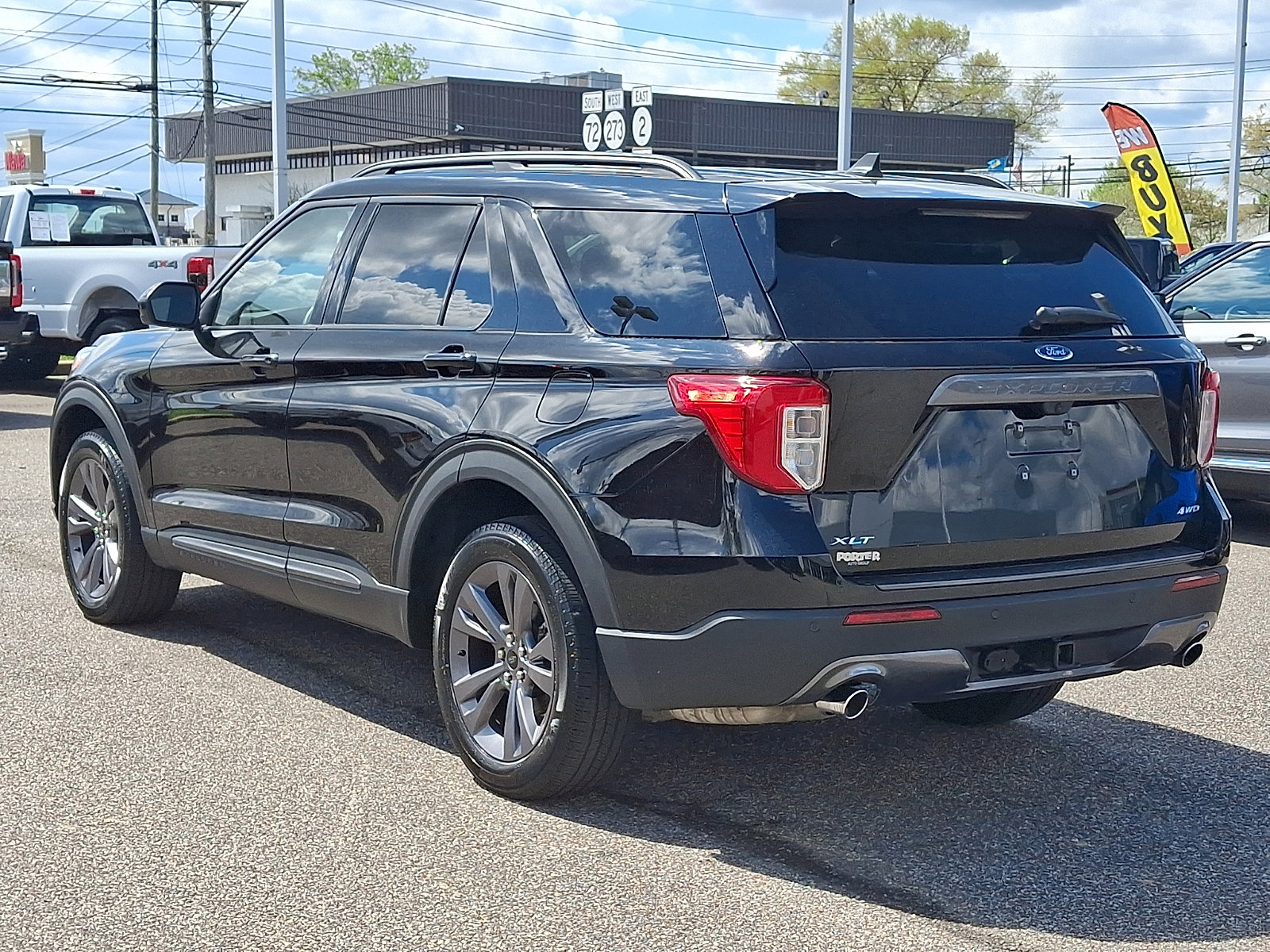 Certified 2023 Ford Explorer XLT w/ Equipment Group 202A AWD/4WD image 7
