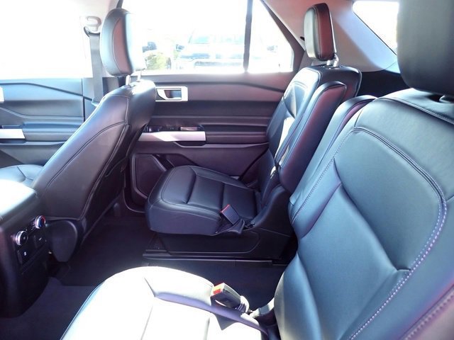 Certified 2022 Ford Explorer XLT w/ Equipment Group 202A image 18
