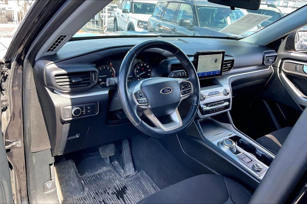 Certified 2022 Ford Explorer XLT w/ Class IV Trailer Tow Package image 12