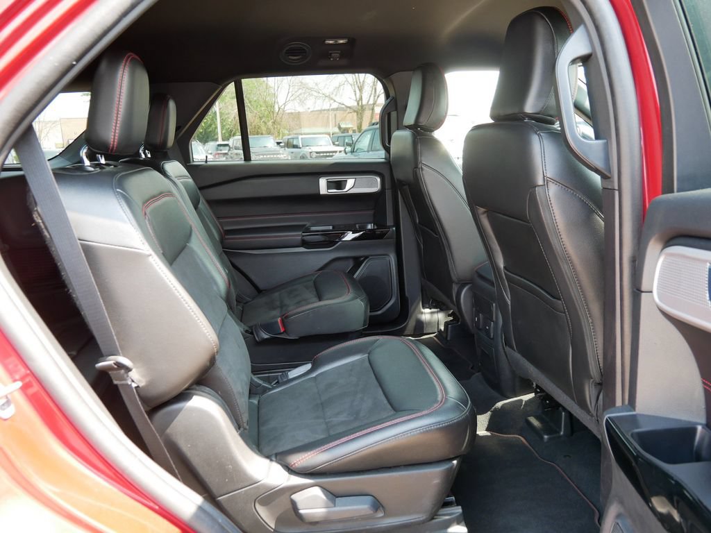 Certified 2022 Ford Explorer ST-Line AWD/4WD image 13