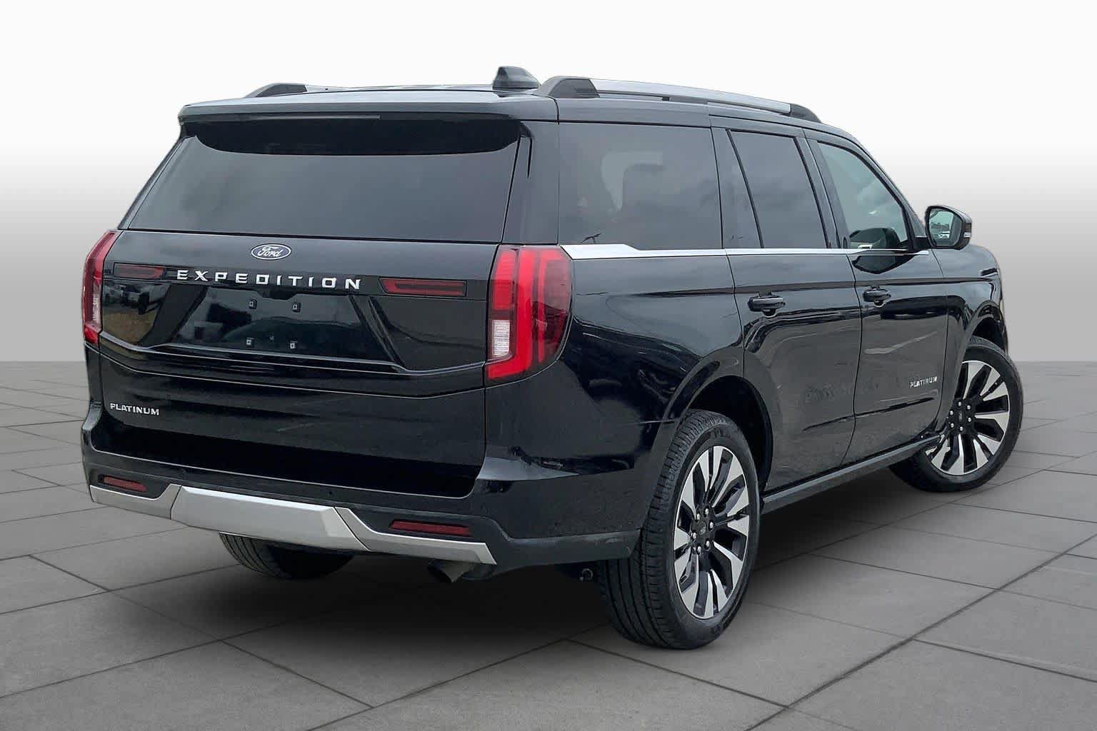 Certified 2025 Ford Expedition Platinum w/ Driver's Package AWD/4WD image 13
