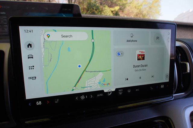 Certified 2025 Ford Expedition Active image 29