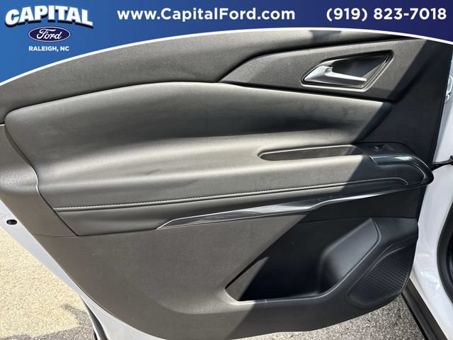 Used 2025 Chevrolet Traverse LT w/ Midnight/Sport Edition FWD image 17