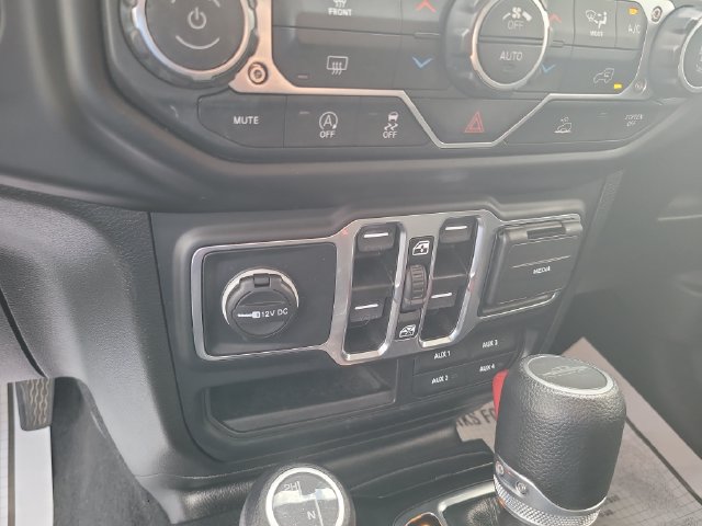 Used 2023 Jeep Gladiator Sport AWD/4WD image 18