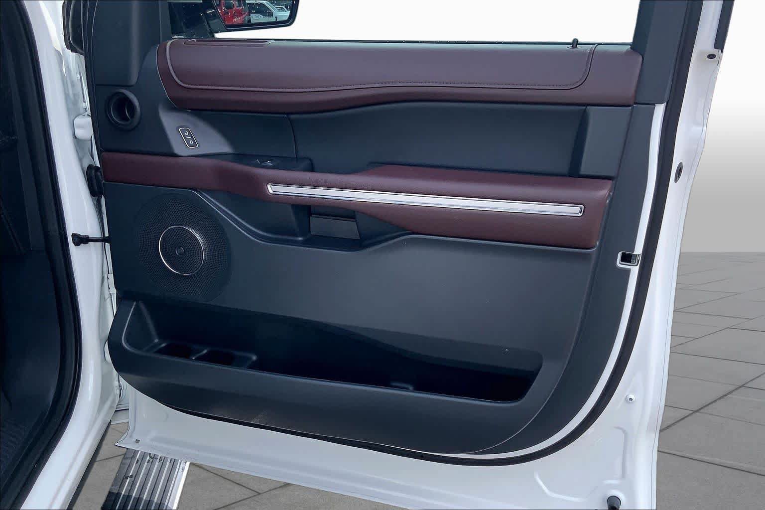 Certified 2024 Ford Expedition Limited RWD image 23