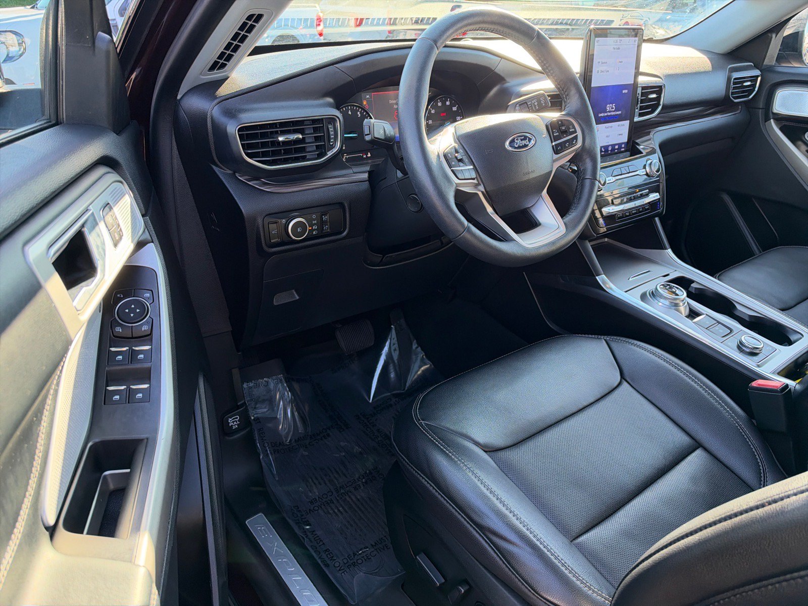 Certified 2023 Ford Explorer Limited w/ Limited Technology Package AWD/4WD image 6