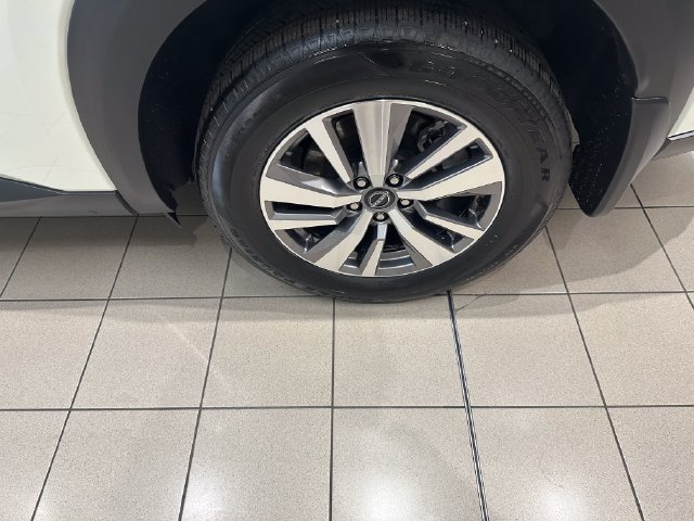Used 2023 Nissan Pathfinder SL AWD/4WD image 30