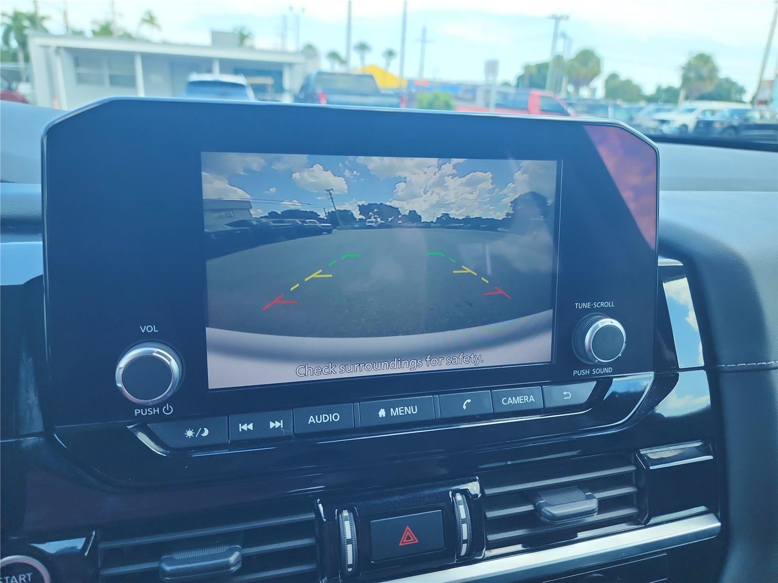 Used 2024 Nissan Pathfinder SV FWD image 36