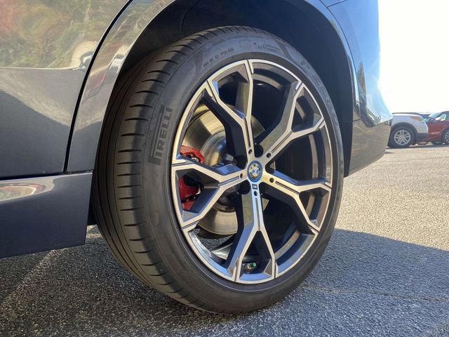 Used 2022 BMW X5 xDrive45e w/ M Sport Package image 11