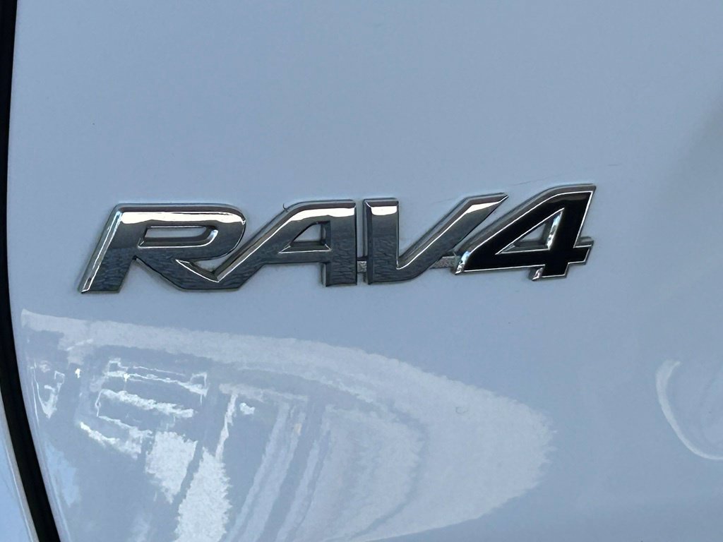 Used 2022 Toyota RAV4 XLE FWD image 25