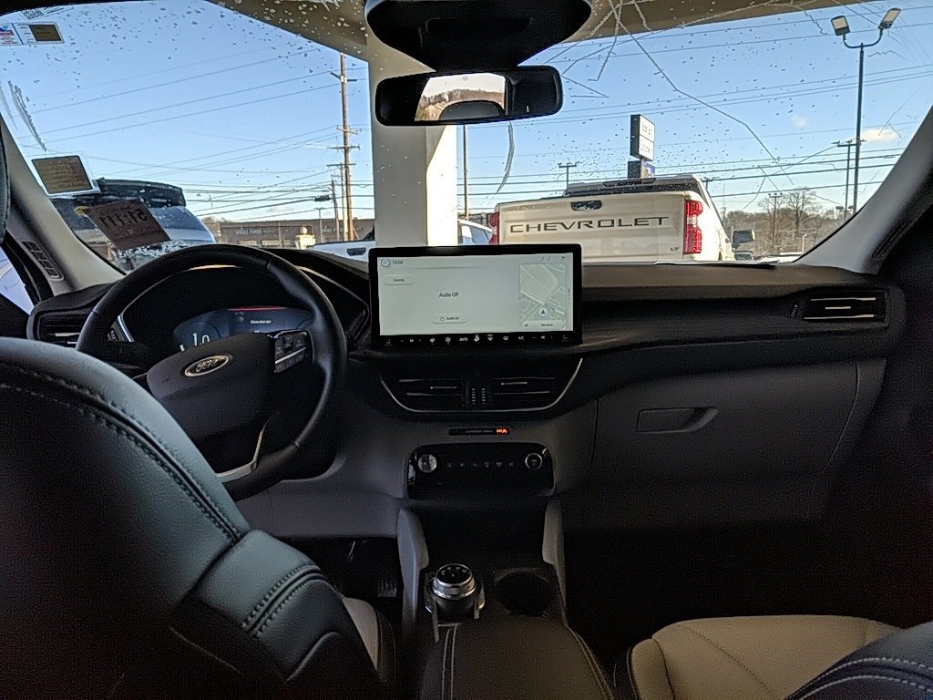 Certified 2025 Ford Escape Platinum w/ Premium Technology Package image 12