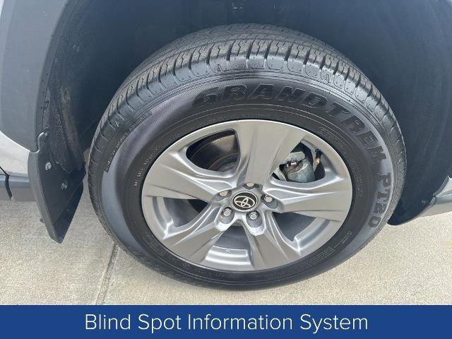 Used 2024 Toyota RAV4 XLE w/ Convenience Package image 7