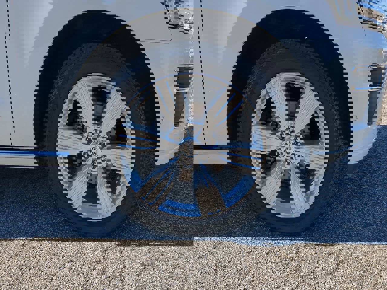 Certified 2024 Ford Expedition Max Platinum image 9