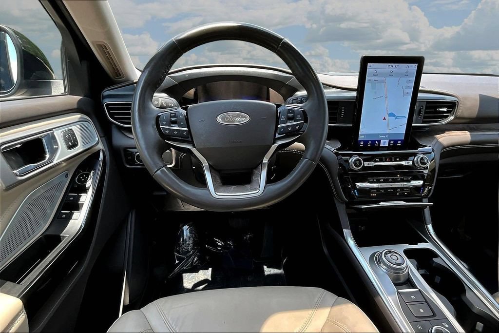 Certified 2022 Ford Explorer Platinum w/ Equipment Group 601A AWD/4WD image 10