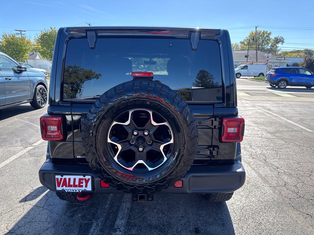 Used 2019 Jeep Wrangler Unlimited Sahara w/ Uconnect 4C Nav & Sound Group AWD/4WD image 5