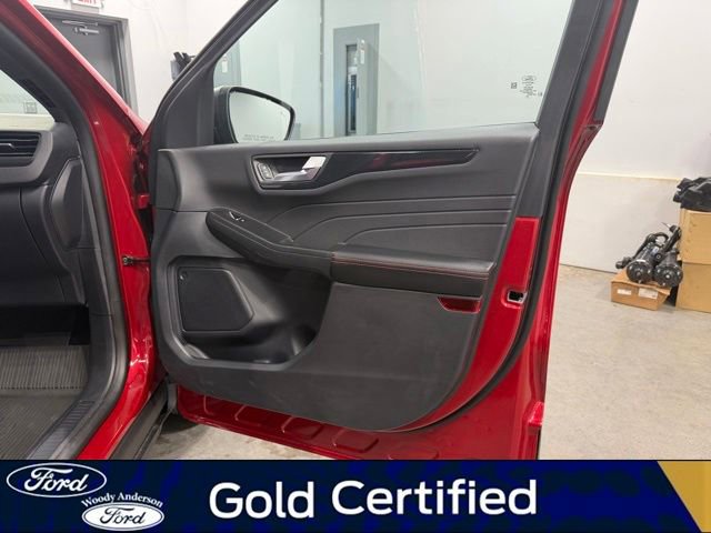 Certified 2025 Ford Escape ST-Line FWD image 28