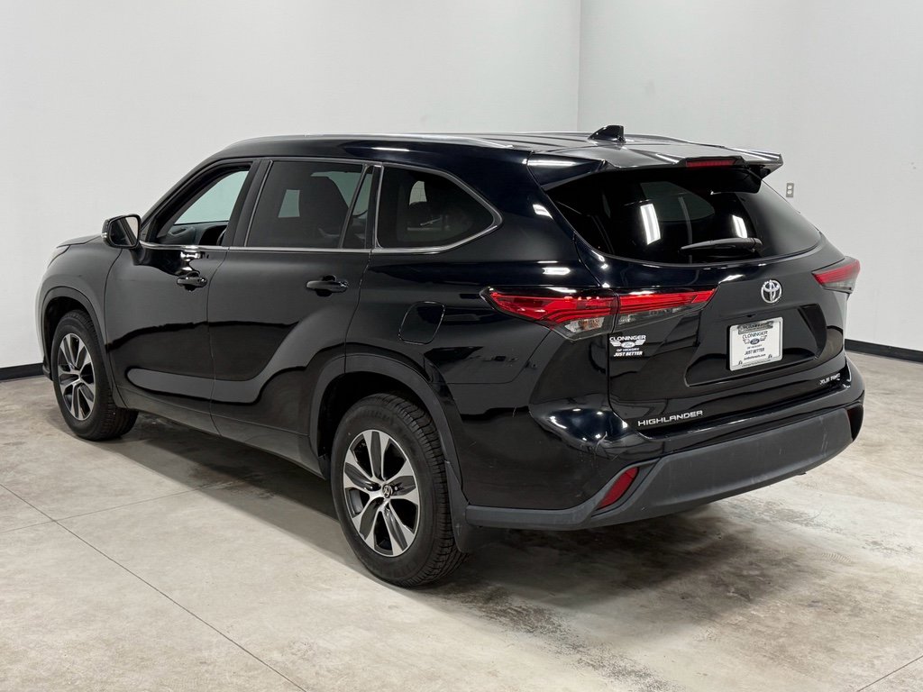 Used 2021 Toyota Highlander XLE image 9