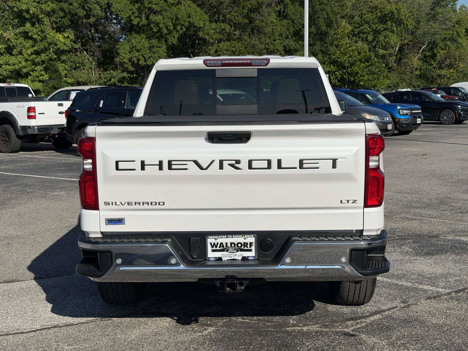 Used 2023 Chevrolet Silverado 1500 LTZ w/ LTZ Premium Package AWD/4WD image 3