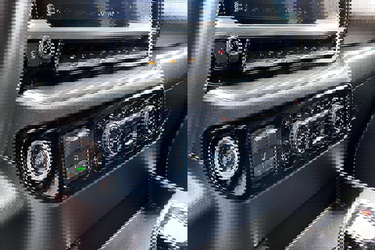 Used 2023 Chevrolet Silverado 1500 High Country w/ Z71 Off-Road Package AWD/4WD image 35