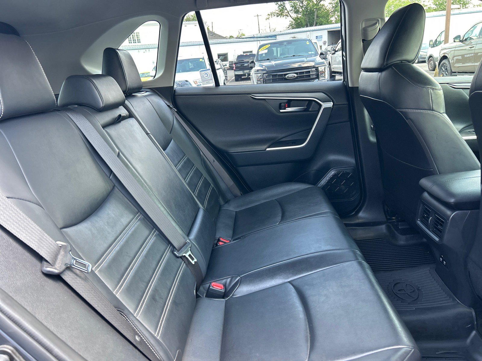 Used 2019 Toyota RAV4 Limited w/ Carpet Mat Package AWD/4WD image 21