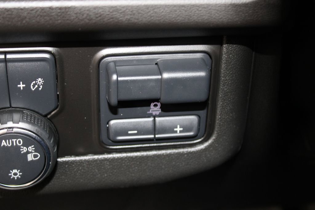 Used 2023 Chevrolet Suburban Z71 w/ Luxury Package image 47