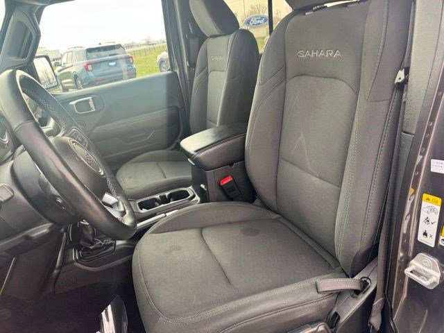 Used 2018 Jeep Wrangler Unlimited Sahara w/ Dual Top Group image 13