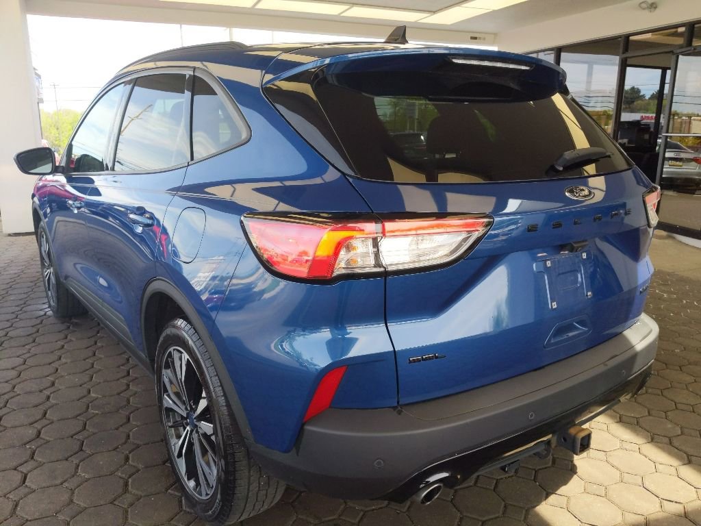 Certified 2022 Ford Escape SEL w/ SEL Stealth AWD Package image 10