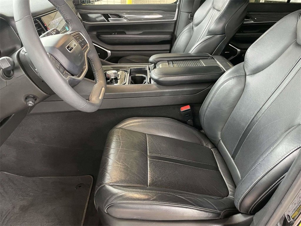 Used 2022 Jeep Wagoneer Series II image 13