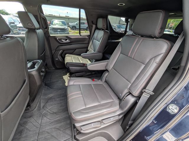 Used 2022 Chevrolet Tahoe RST w/ Luxury Package AWD/4WD image 16