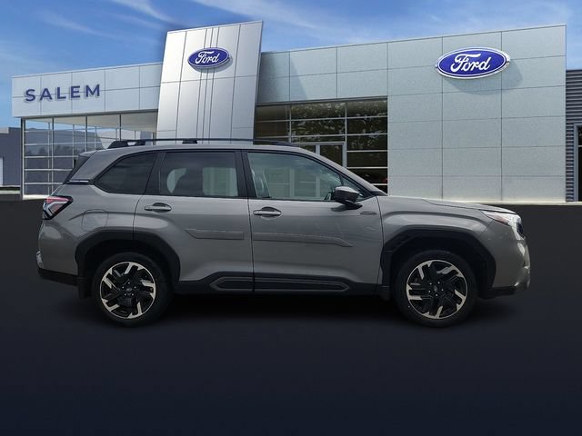 Used 2025 Subaru Forester Limited AWD/4WD image 2