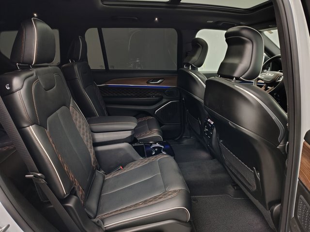 Used 2025 Jeep Grand Cherokee L Summit AWD/4WD image 34