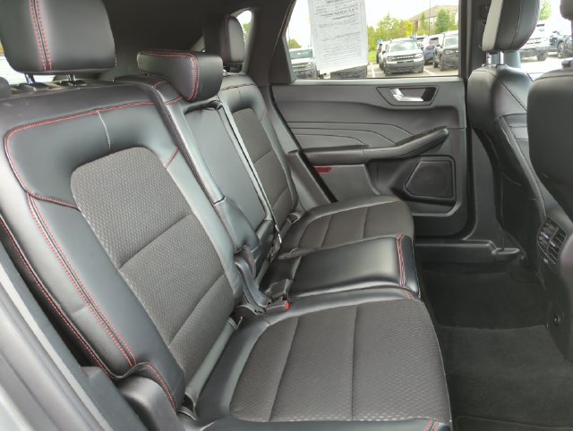 Certified 2025 Ford Escape ST-Line AWD/4WD image 17