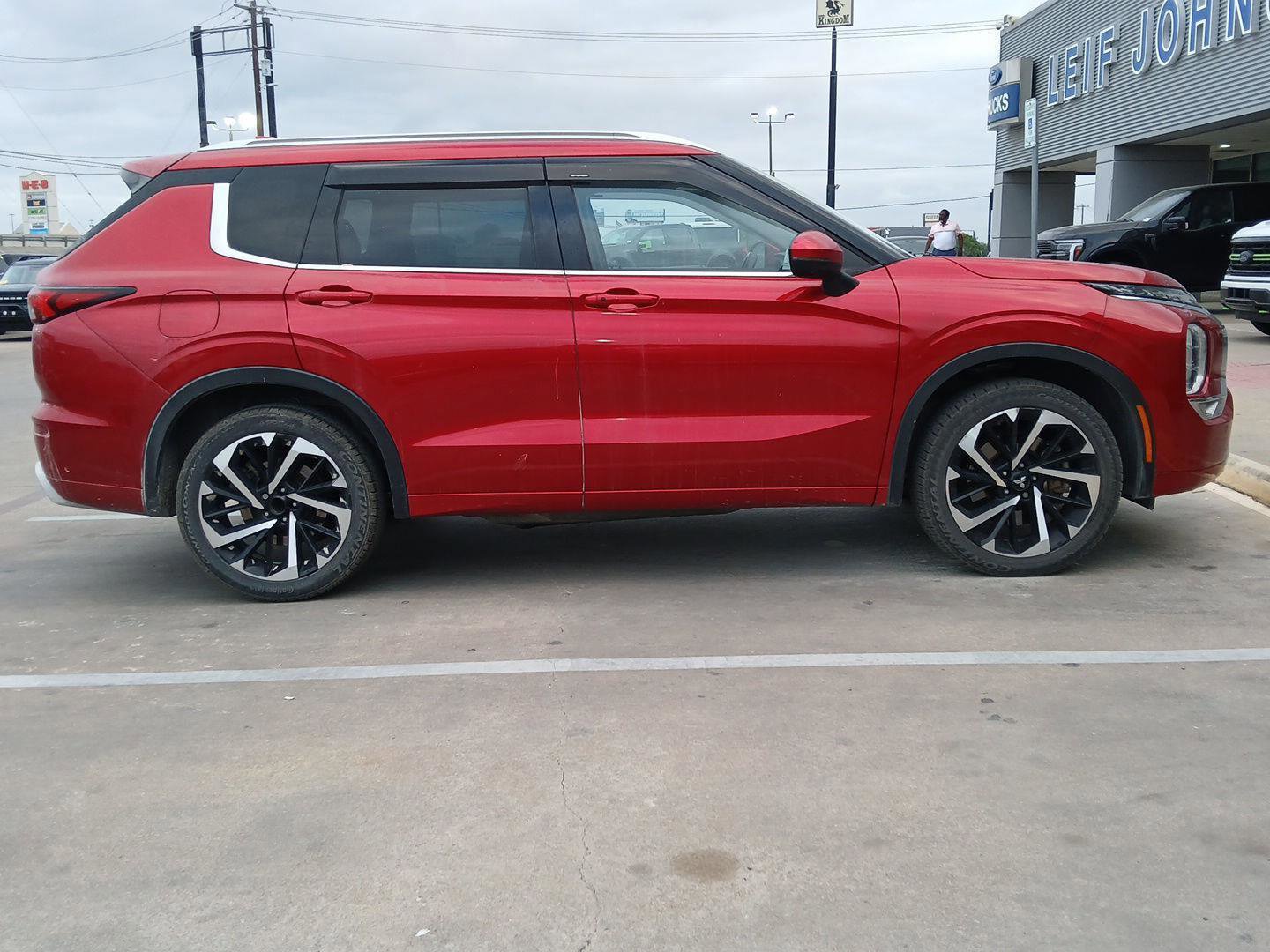 Used 2022 Mitsubishi Outlander SEL video 2