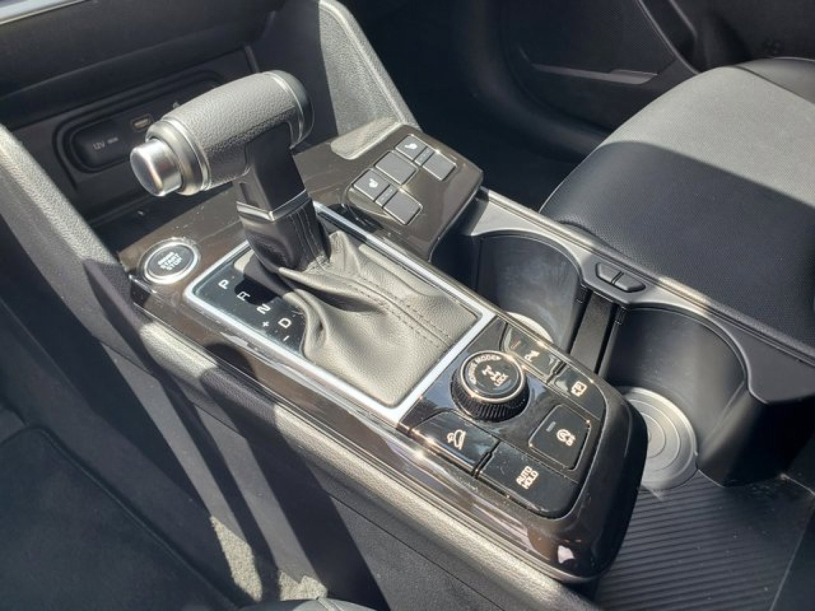 Used 2024 Kia Sportage EX AWD/4WD image 25