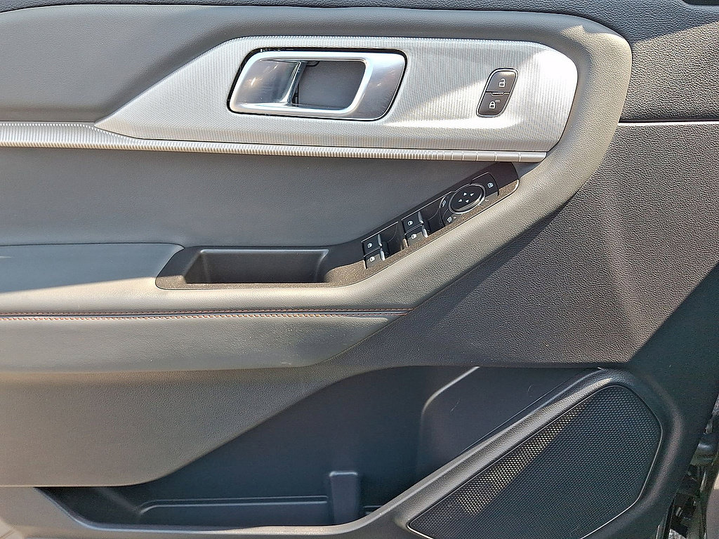 Certified 2025 Ford Explorer Active AWD/4WD image 16