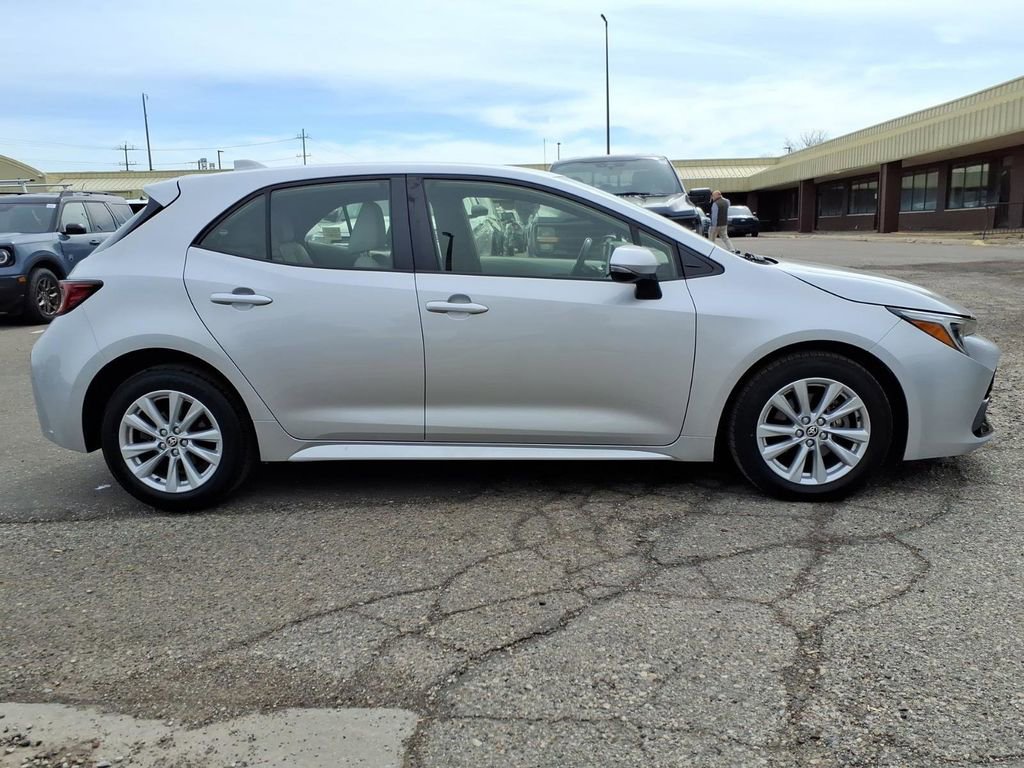 Used 2023 Toyota Corolla SE FWD image 6