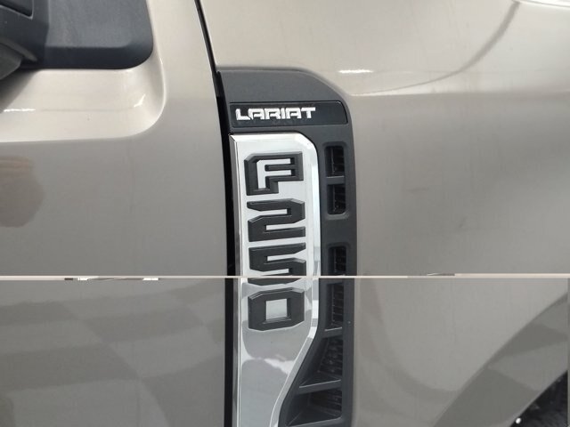 Certified 2023 Ford F250 Lariat w/ FX4 Off-Road Package AWD/4WD image 13